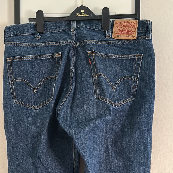 Levi 501 button fly jeans 40 waist 29 length - Picture 2 of 2